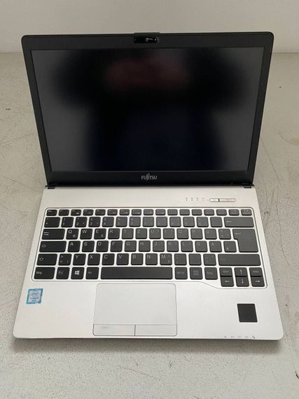 Ультрабук Б-класс Fujitsu LifeBook S936 / 13.3" (1920x1080) IPS / Intel Core i5-6200U (2 (4) ядра по 2.3 - 2.8 GHz) / 8 GB DDR4 / 128 GB SSD / Intel HD Graphics 520 / WebCam б/у | Зображення 3