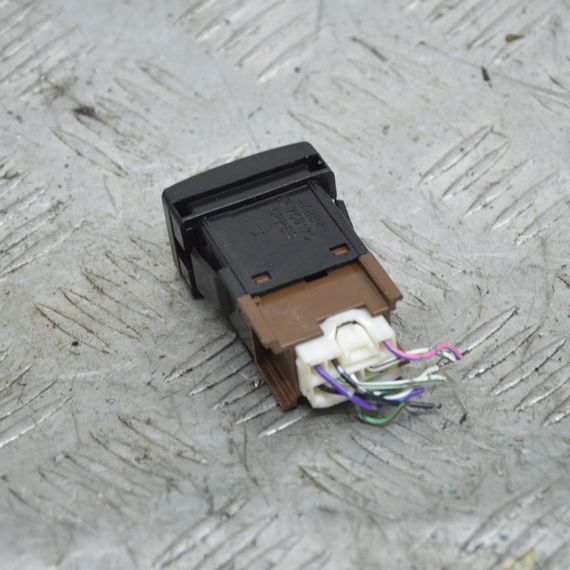 Кнопка заглушка консолі Mazda 5 2005-2010 Заглушка торпедо Мазда 5 759170 | Зображення 1