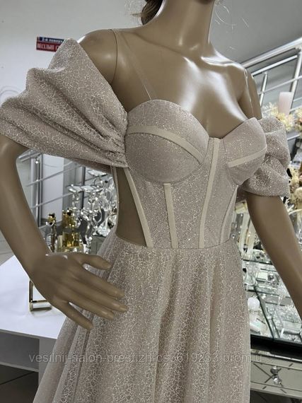 Випускна сукня, пудра розмір 44, 46