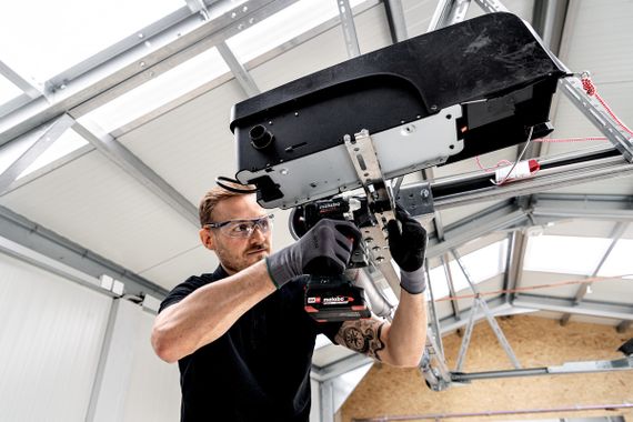 Гайковерт Metabo акумуляторний ударний SSW 18LT 300 LB 602398850 без АКБ и ЗП | Зображення 1