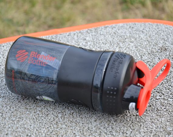 Спортивний шейкер (пляшка) BlenderBottle SportMixer Flip 20oz/590ml Black/Red | Зображення 7