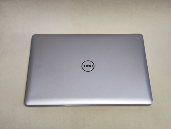 Игровой ноутбук Dell Inspiron 5770 / 17.3" (1920x1080) IPS / Intel Core i7-8550U (4 (8) ядра по 1.8 - 4.0 GHz) / 16 GB DDR4 / 256 GB SSD / AMD Radeon R7 M460, 4 GB GDDR5, 64-bit / WebCam б/у | Зображення 6