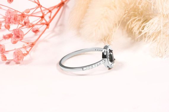 Кольцо из белого золота с сапфиром и бриллиантами 19 | Зображення 6