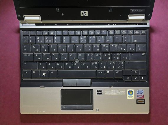 Нетбук HP EliteBook 2530p / 12.1" (1280x800) TN / Intel Core 2 Duo SL9400 (2 ядра по 1.86 GHz) / 4 GB DDR2 / 120 GB SSD / Intel GMA X4500 Graphics / WebCam б/у | Зображення 2