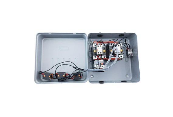 Контактор КММор252522 оболочка металл реверс 25А РТ-17-25А 230В/АС3 IP54 Ny95504450 | Зображення 1