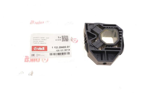 Подушка радиатора VW Caddy III 04-15 зверху  11210948301