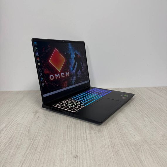 Игровой ноутбук HP Omen MAX 16-ak0047nr / 16" (2560x1600) IPS / AMD Ryzen AI 7 350 (8 (16) ядер по 2.0 - 5.0 GHz) / 16 GB DDR5 / 1000 GB SSD NVMe / nVidia GeForce RTX 5070, 8 GB GDDR7, 128-bit / WebCam б/у | Зображення 4