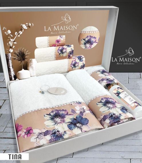 Подарунковий набір рушників La Maison, 3 шт. з ароматом Tina | Зображення 1