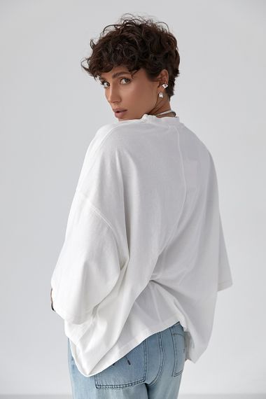 Жіноча футболка оверсайз із декоративним швом на спині - молочний цвет, ONE SIZE (є розміри) | Зображення 1