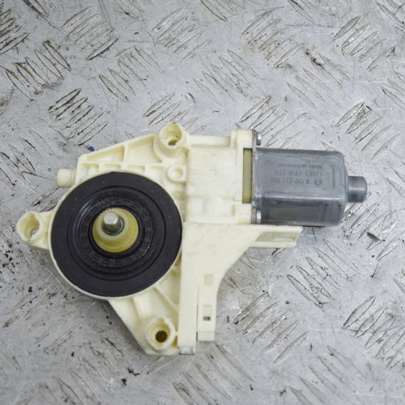 Моторчик склопідйомника передніх правих дверей Renault Laguna III 2007-2015 Моторчик скла Рено 0130822331 | Зображення 1