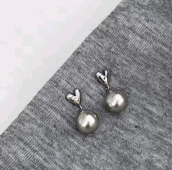 Сережки с серебряными жемчужинками, серёжки, серьги, сережки с серыми жемчужинами, сережки с сердечками | Зображення 1