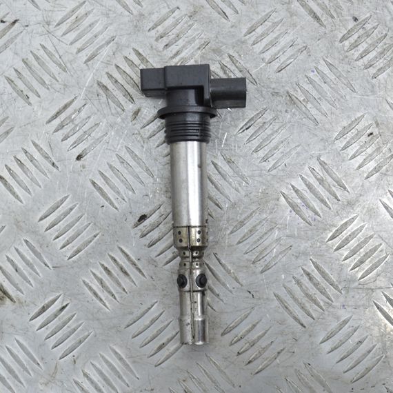 Котушка запалювання 1.2 бензин Skoda Fabia 2001-2014 Шкода Фабія 0986221047