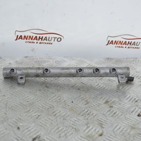 Паливна рейка 2.0 CDI Mercedes W245 W169 розподілювач палива Мерседес A6400702395