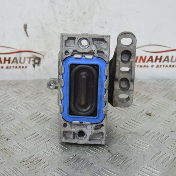 Кронштейн двигуна Audi A3 Опора подушка мотора Ауді а3 1K0199262K | Зображення 2