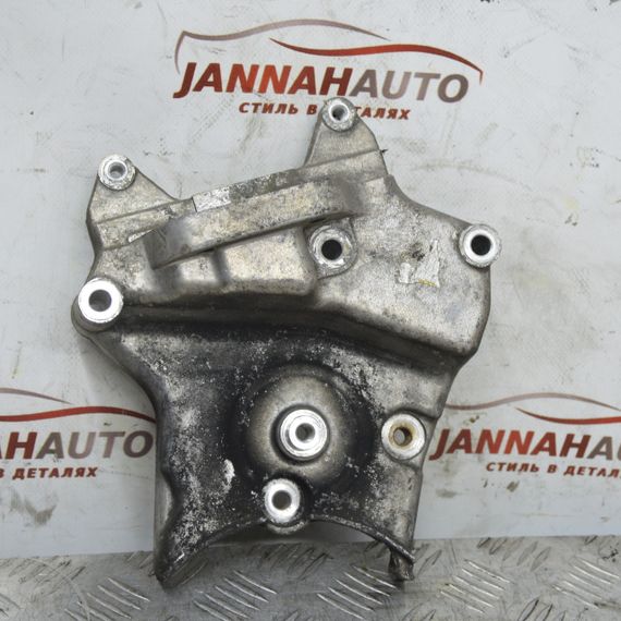 Кронштейн двигуна правий 1.9 CDTI Opel Vectra C Astra H 2004-2010 Кріплення мотора праве Опель 55192649