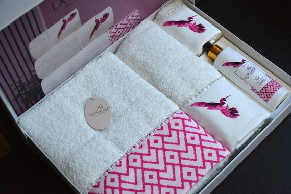 Подарунковий набір рушників La Maison, 3 шт. з ароматом Edna | Зображення 2