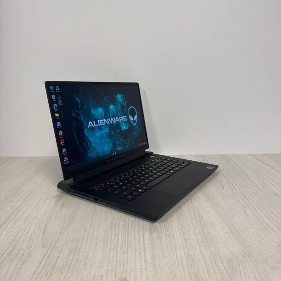 Ігровий ноутбук Б-класу Dell Alienware M15 R7 / 15,6" (2560x1440) IPS / AMD Ryzen 7 6800H (8 (16) ядер по 3,2 - 4,7 ГГц) / 16 ГБ DDR5 / 1000 ГБ SSD / nVidia GeForce RTX 3070 Ti, 8 ГБ GDDR6, 256-біт / WebCam б/в | Зображення 3