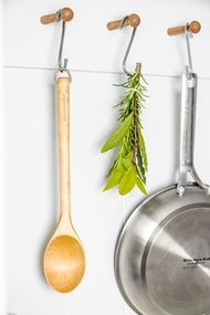 Ложка для сервірування KitchenAid Coreline KQR703OHE 34 см бежева