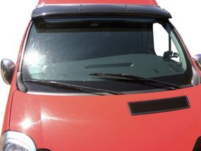 Козырек на лобовое стекло (черный глянец, 5мм) для Nissan Primastar 2002-2014 гг