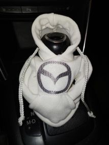 Чехол кофта Худи аксессуар на КПП Car Hoodie мазда Mazda молочный подарок автомобилисту 10070