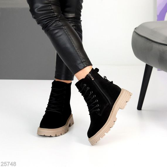 Чорні зимові черевики берці натуральна замша на бежевій підошві | Зображення 1