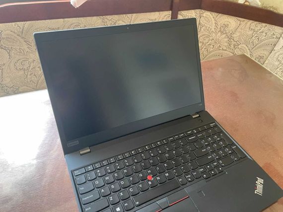 Ультрабук Б-класс Lenovo ThinkPad T590 / 15.6" (1920x1080) IPS / Intel Core i7-8550U (4 (8) ядра по 1.8 - 4.0 GHz) / 16 GB DDR4 / 256 GB SSD / Intel UHD Graphics 620 / WebCam б/у | Зображення 2