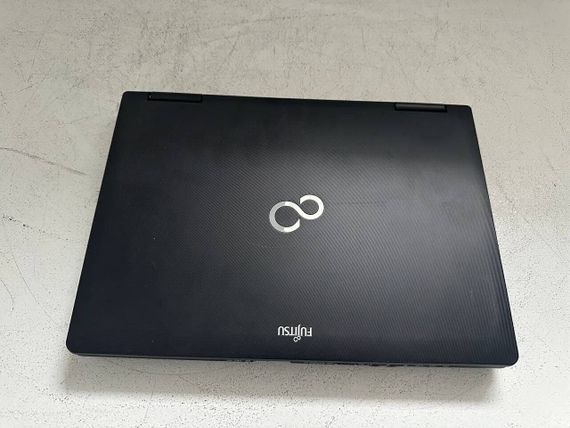 Ноутбук Fujitsu LifeBook S752 / 14" (1366x768) TN / Intel Core i5-3340M (2 (4) ядра по 2.7 - 3.4 GHz) / 8 GB DDR3 / 120 GB SSD / Intel HD Graphics 4000 / WebCam / VGA б/у + Подарок Умная интерактивная зубная щетка Colgate Connect M1 / Bluetooth | Зображення 6