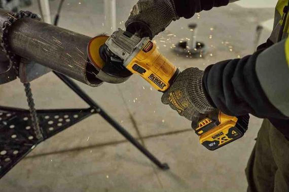 Шлифмашина угловая - болгарка аккумуляторная бесщёточная DeWALT DCG407M2T | Зображення 7