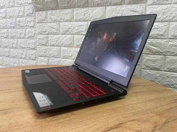 Ноутбук Lenovo Y520-15IKBM 15.6" IPS i7 7700HQ 8Gb/SSD256 GTX1060MaxQ | Зображення 2