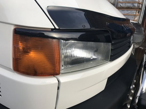 Вії Косою капот (2 шт) Чорний мат для Volkswagen T4 Caravelle/Multivan | Зображення 1
