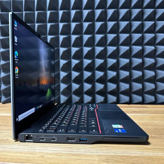 Ультрабук Б-клас Fujitsu LifeBook E5412 / 14" (1920x1080) IPS / Intel Core i5-1235U (10 (12) ядер по 3.3 - 4.4 GHz) / 16 GB DDR4 / 256 GB SSD / Intel Iris Xe Graphics / WebCam / Win 10 б/в | Зображення 4