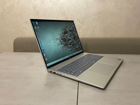 Ультрабук HP ProBook 460 G11 / 16" (1920x1200) IPS / Intel Core Ultra 5 125U (12 (14) ядер по 1.3 - 4.3 GHz) / 16 GB DDR5 / 1000 GB SSD M.2 / Intel Graphics / WebCam б/в + Подарунок Нова провідна мишка / USB | Зображення 4