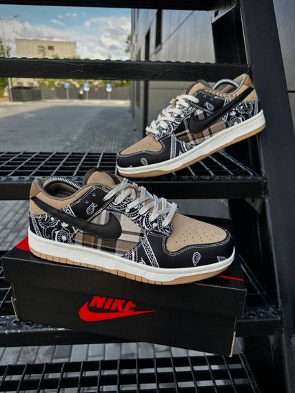 Кросівки Nike SB Dunk Low x Travis Scott Cactus Jack кемел | Зображення 1