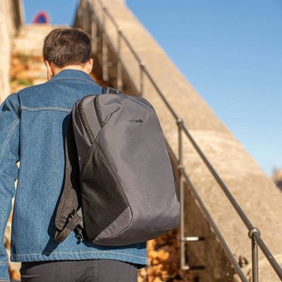 Рюкзак туристический Pacsafe Vibe 20L Anti-Theft Backpack графіт (60291144) | Зображення 8