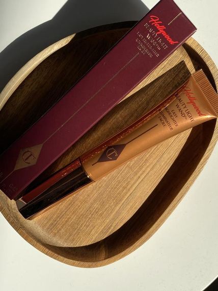 Кремовий хайлайтер Charlotte Tilbury Hollywood Beauty Light Wand - Spotlight (12 ml)