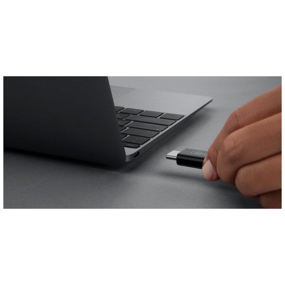 Дата кабель USB-C to USB-C 0.8m USB4 40Gbps 100W Black Belkin (INZ001BT0.8MBK) | Зображення 1