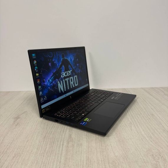 Игровой ноутбук Acer Nitro V 15 ANV15-52 / 15.6" (1920x1080) IPS / Intel Core i7-13620H (10 (16) ядер по 2.4 - 4.9 GHz) / 8 GB DDR5 / 512 GB SSD / nVidia GeForce RTX 4050, 6 GB GDDR6, 96-bit / WebCam б/у | Зображення 3