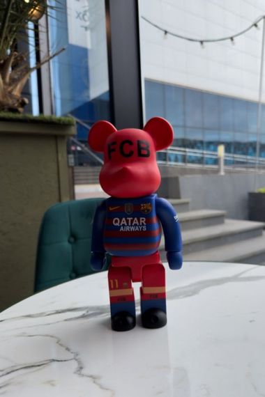 Фигурка Bearbrick FCB дизайнерська статуетка ведмідь Беарбрік 28 см mb039 червоний с синім