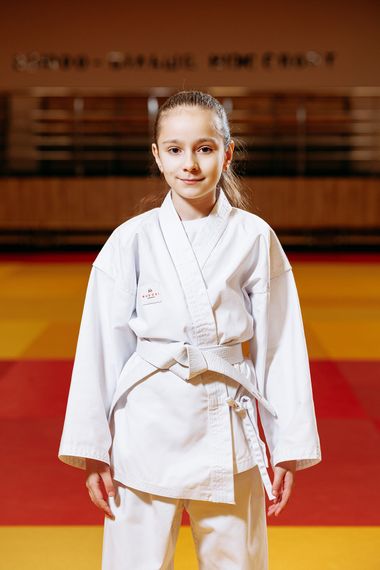 Біле дитяче кімоно для дівчаток, айкідо, TM BUDOGI, зріст 120 см, щільність 240 гр./м.кв. | Зображення 1