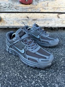 Кросівки Nike ZOOM Vomero 5 (dark gray)