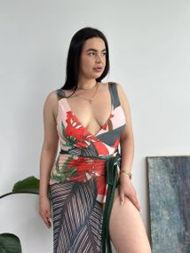 Суцільний купальний PLUS SIZE з парео тропічний принт