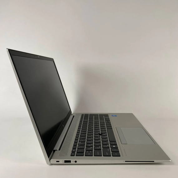 Ультрабук Б-класс HP EliteBook 850 G8 / 15.6" (1920x1080) IPS / Intel Core i5-1145G7 (4 (8) ядра по 2.6 - 4.4 GHz) / 16 GB DDR4 / 275 GB SSD / Intel Iris Xe Graphics / WebCam / TouchID б/у + Подарок Беспроводная мышь / USB | Зображення 3