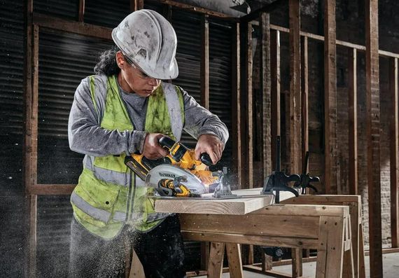 Пила дискова акумуляторна DeWalt без АКБ та ЗП DCS573NT | Зображення 2