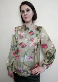 Шовкова жіноча блузка з сорочковим коміром Бл05