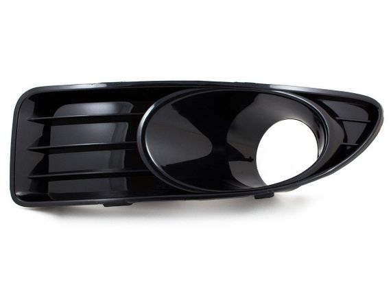 Fiat Linea 07-13 версія з протитуманками передня решітка у лівий бампер