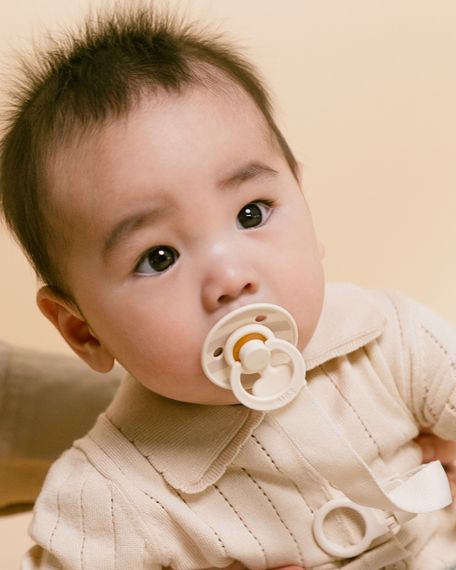 Подарунковий набір пустушки та тримач для соски) BIBS Colour Pacifier & Loop Clip Gift Set Latex 0-6 місяців Ivory | Зображення 2