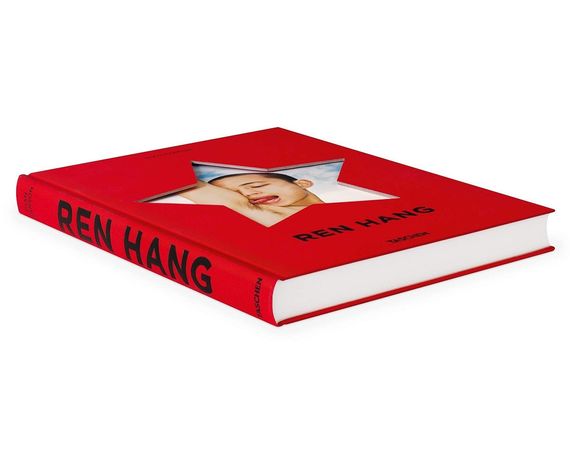 Альбомы известных фотографов книга с работами Рен Ханга "Ren Hang" Taschen книги про искусство фотографии | Зображення 6