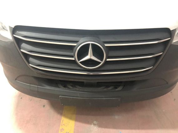 Накладки на решітку (5 шт, нерж) Carmos - Турецька сталь для Mercedes Sprinter 2018-2024 рр | Зображення 1
