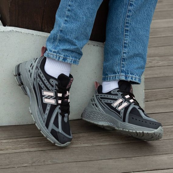 Кросівки літні сітка New Balance перфорація колір сірий/чорний | Зображення 5