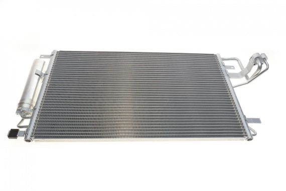 Радіатор кондиціонера з осушувачем Hyundai Tucson Kia Sportage 2.0D 04- 82005156